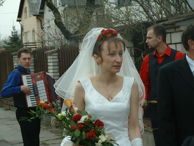 Zasiadamy do limuzyny, a orkiestra gra...